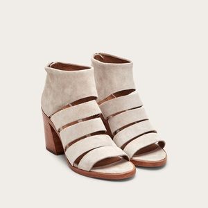 Frye ‘Tash’ Milkshake Suede Cutout Sandals
